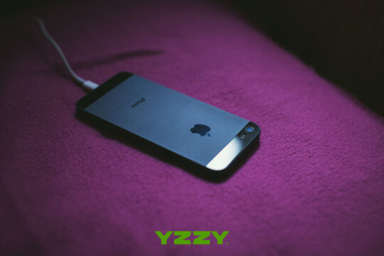 iphone yzzy