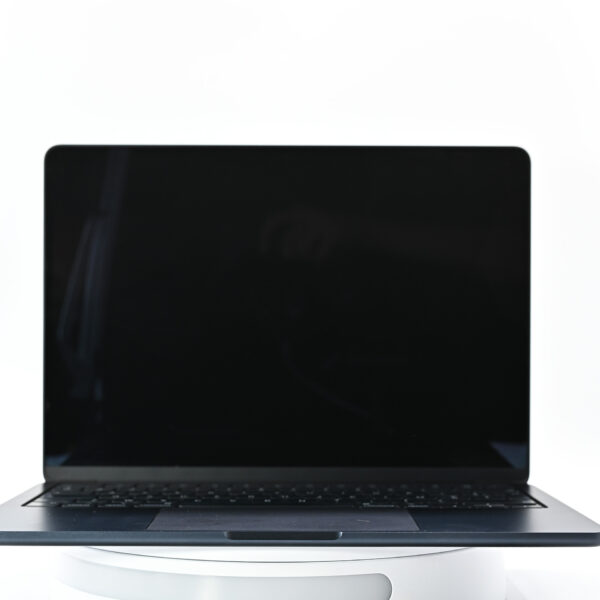 MacBook Air M2, 13.6-inch, 2022, 8GB, 8 Cores, 8 Core GPU - imagine 5