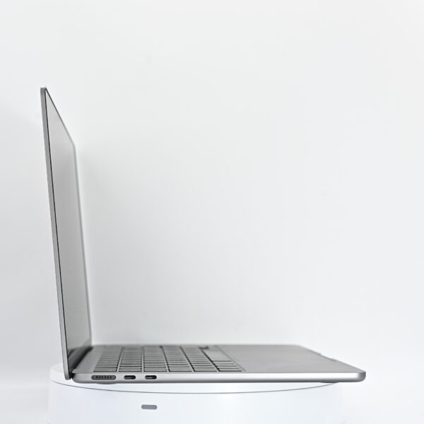 MacBook Air M3, 13-inch, 2024, 8GB, 8 Cores, 8 Cores GPU - imagine 2