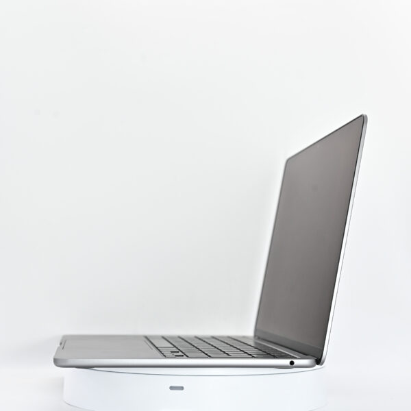 MacBook Air M3, 13-inch, 2024, 8GB, 8 Cores, 8 Cores GPU - imagine 6