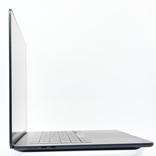 MacBook Air M2, 15-inch, 2023, 8GB, 8 Cores, 10 Cores GPU - imagine 4