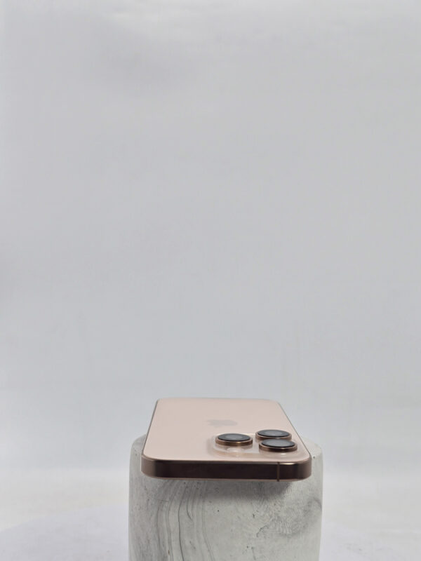 iPhone 16 Pro - imagine 8