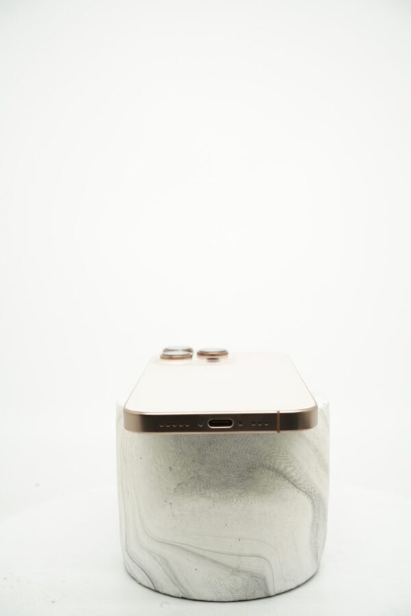 APPLE iPhone 16 Pro 1TB desert titanium foarte bun - imagine 7